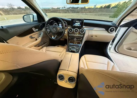 2016 Mercedes-Benz C 300 из США, поврежденный, VIN 55SWF4JB5GU147991